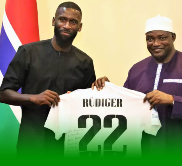 Audience : Le défenseur du Real Madrid, Antonio Rudiger, a rencontré le président Adama Barrow