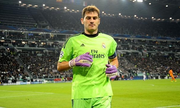 Quand Casillas ordonne à Ronaldo de saluer ses supporters