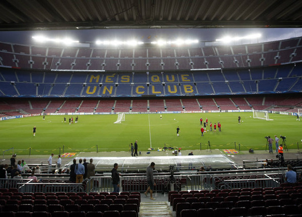 Il menace de poser une bombe au Camp Nou