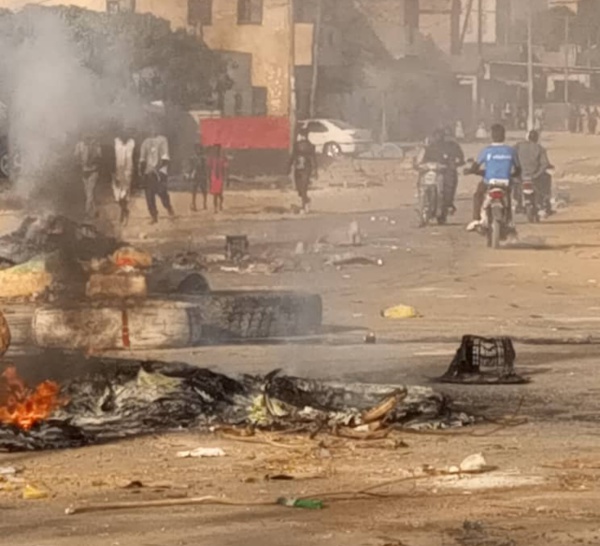 Mbour :La police disperse les manifestants à coups de gaz lacrymogènes