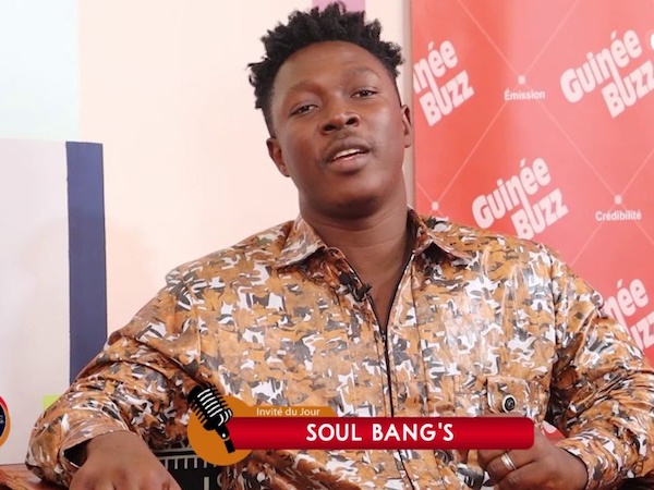 Incident à l'Aibd: L'artiste guinéen Soul Bang's sauve sa peau grâce à un live sur son portable