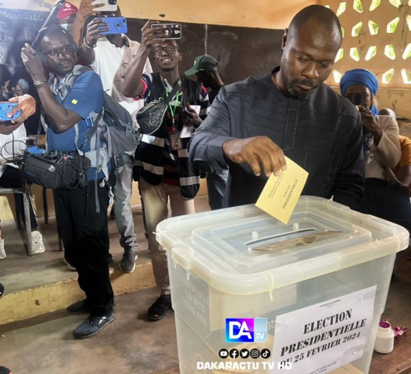 Ziguinchor- Guy Marius Sagna après son vote:  " si ce vote a eu lieu, c’est grâce au peuple sénégalais"