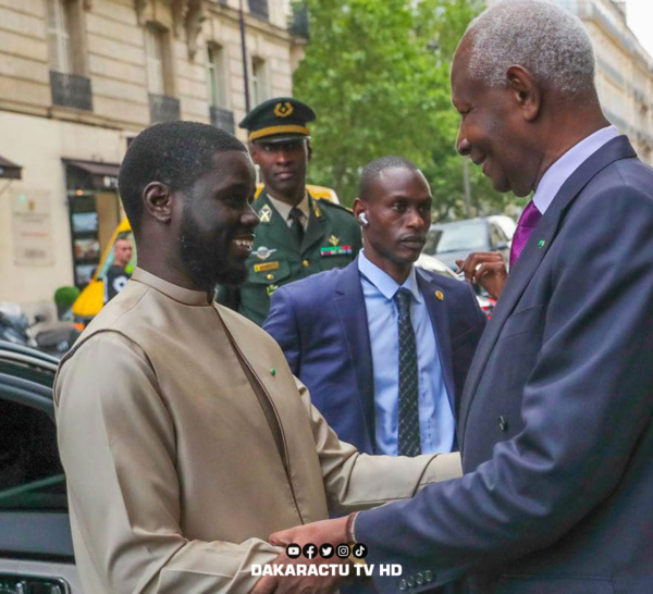 Paris: le chef de l’Etat Bassirou Diomaye Faye a rencontré un de ses prédécesseurs, Abdou Diouf