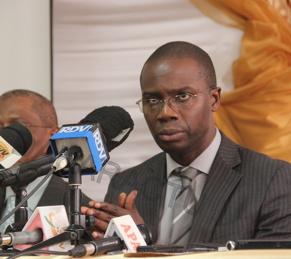 En images : La visite du Directeur des Sénégalais de l'extérieur aux Sénéglais rapatriés du Gabon