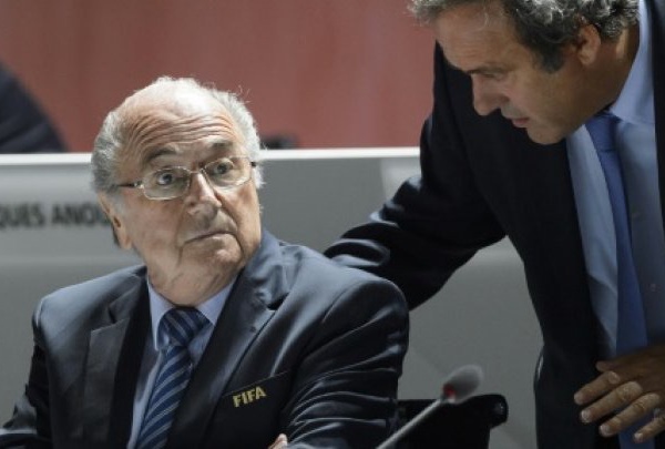 Fifa: Blatter affirme que Platini l'a menacé de prison pour le dissuader d'être candidat