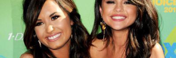 Selena Gomez et Demi Lovato ensemble au We Day, vont-elles se (re)parler ?