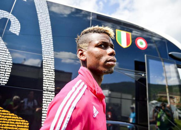 Paul Pogba visé par l'offre du siècle ?