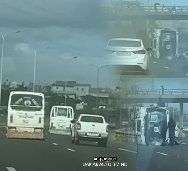 Autoroute à péage : Un chauffard à bord d’un pick-up heurte un bus Tata, qui perd le contrôle et se renverse. 