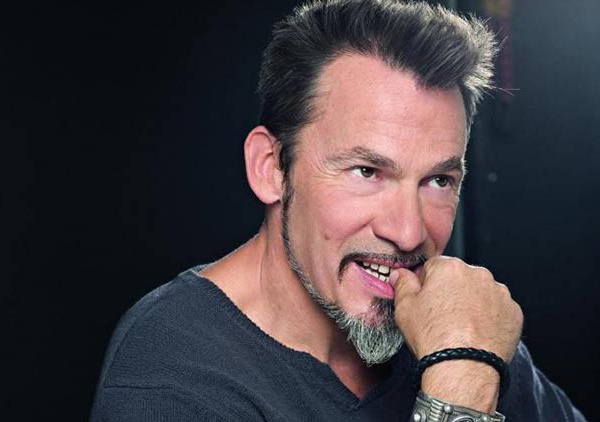 Florent Pagny lance un Master 2 «Savoir sourire à une inconnue qui passe»