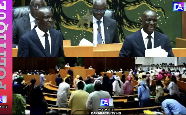 SOUVENIRS – Les adieux de Mamadou Moustapha Bâ aux députés qui l’acclament fortement. 